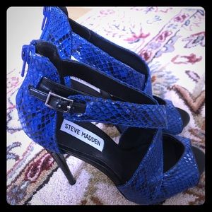 Never worn Banocka Blue Steve Madden High Heels